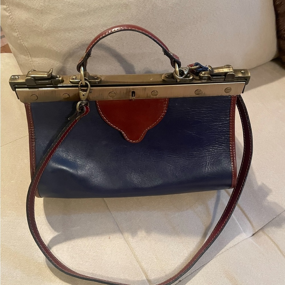 Elegant Blue and Brown Leather Crossbody Bag with Vintage Frame❤️